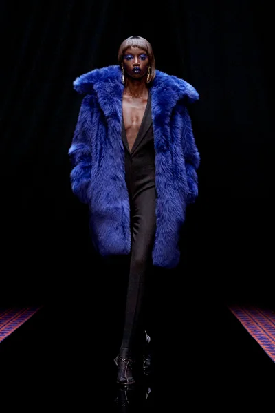 Look 1